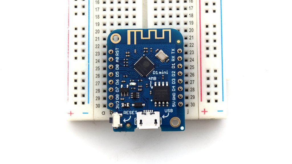 Scheda Wemos D1 Mini su breakout board - protipizzazione per impianto domotico